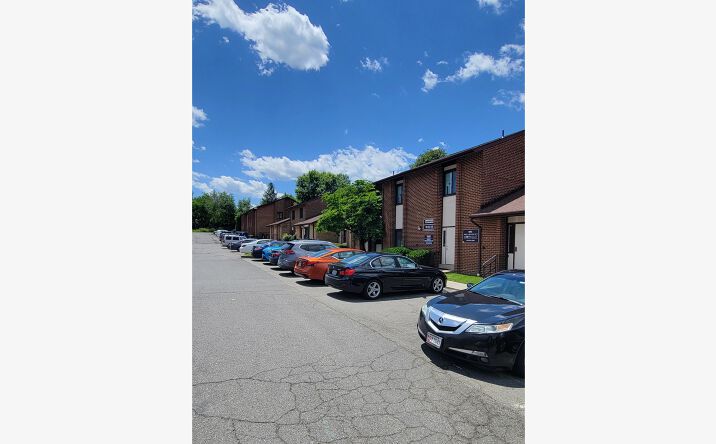 Pictures of Office, Retail property located at 8992 Fern Park Dr, Burke, VA 22015 for sales - image #1