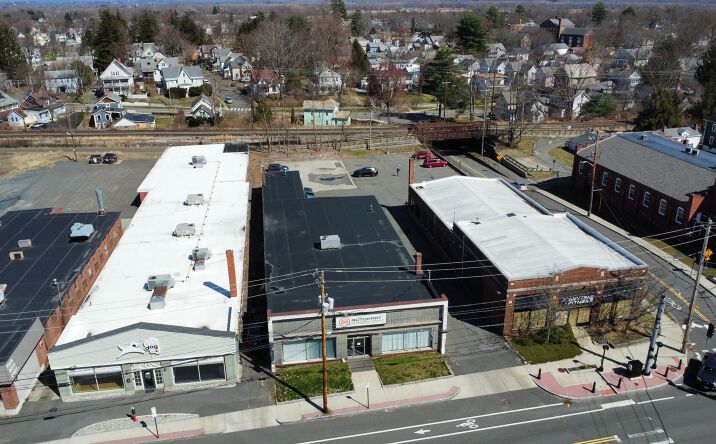 Pictures of Retail property located at 137 King St, Northampton, MA 01060 for sales - image #1