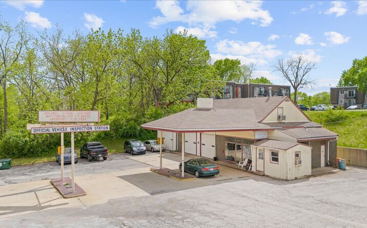 Pictures of Retail property located at 4250 NE Antioch Rd, Kansas City, MO 64116 for sales - image #1