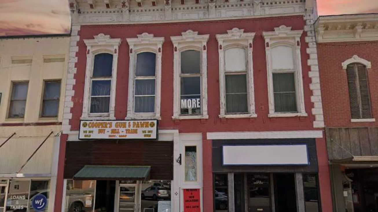 126 N Cedar Street, Nevada, MO 64772