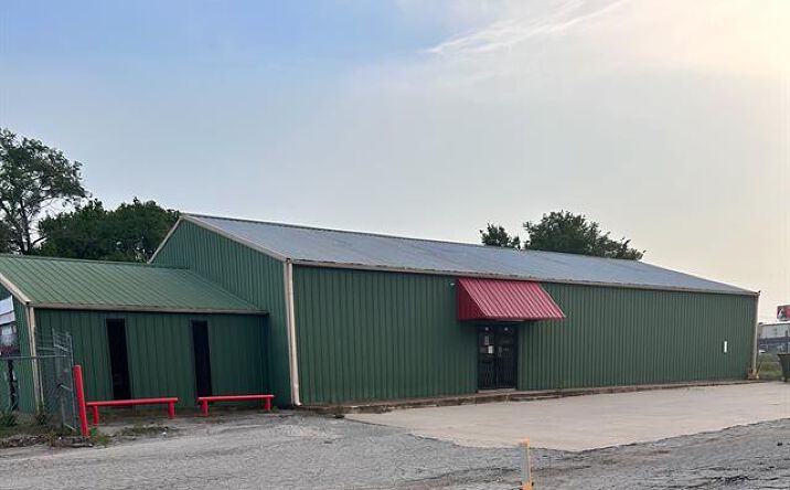 Pictures of Mixed Use property located at 104 N Lombard Lane, Skiatook, OK 74070 for sales - image #1