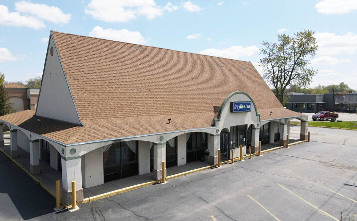Pictures of Hospitality property located at 2820 Cassopolis St, Elkhart, IN 46514 for sales - image #1