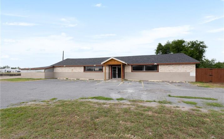 Pictures of Retail property located at 1926 N 77 Sunshine Strip, Harlingen, TX 78550 for sales - image #1