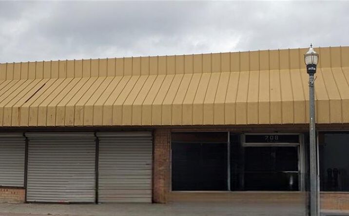 Pictures of Retail, Industrial property located at 210 S 16th Street, McAllen, TX 78501 for sales - image #1