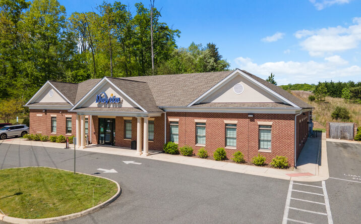 Pictures of Office property located at 1151 Hospital Dr, Fredericksburg, VA 22401 for sales - image #1