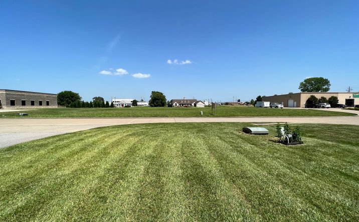 Pictures of Land property located at 601 Metro Ave, Evansville, IN 47715 for sales - image #1