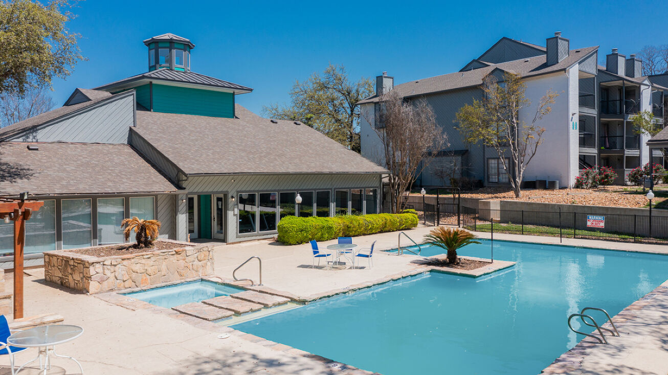 1300 Patricia Dr, San Antonio, TX 78213