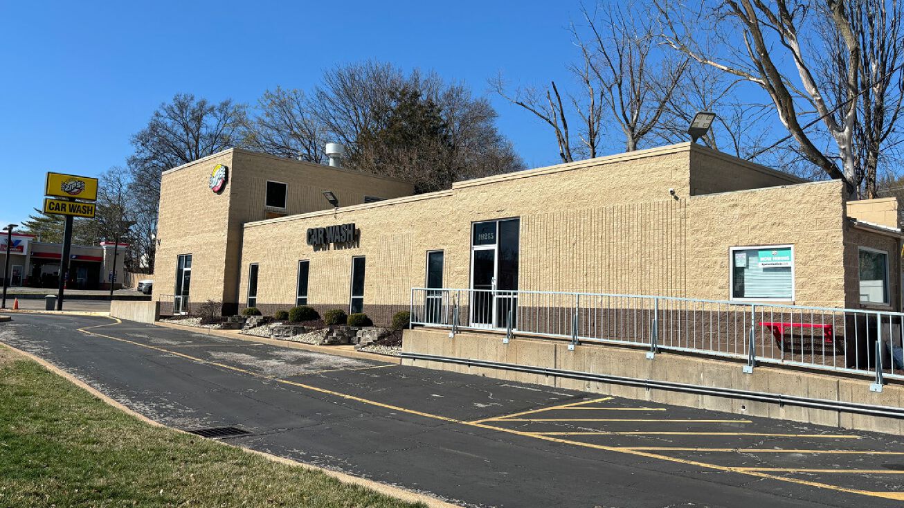 10215 Watson Rd, St. Louis, MO 63127