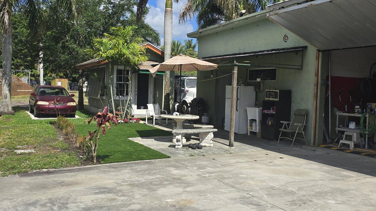 9278 158th Rd S, Delray Beach, FL 33446 | Crexi.com