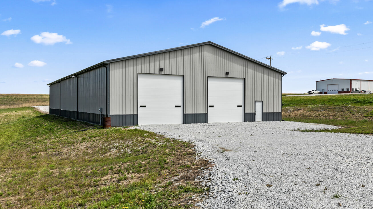 23 Elsey Ln, Palmyra, NE 68418