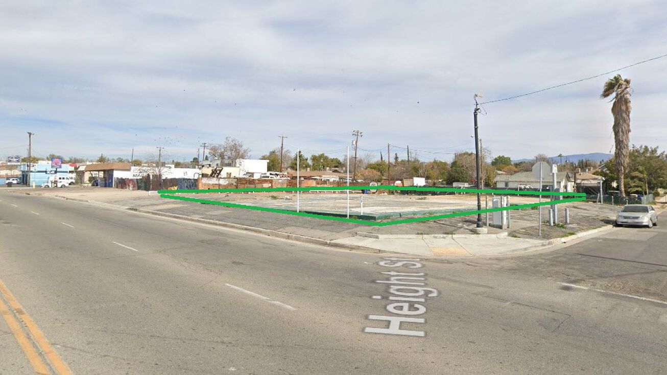 2303 River Blvd, Bakersfield, CA 93305