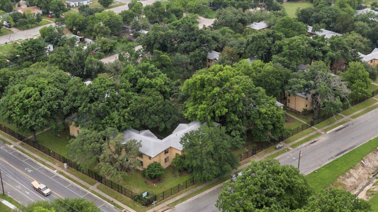 3400 W Brookview, Waco, TX 76710