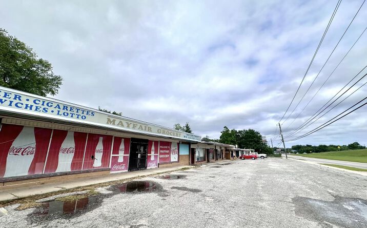 Pictures of Retail property located at 4036 W Fairfield Dr, Pensacola, FL 32505 for sales - image #1