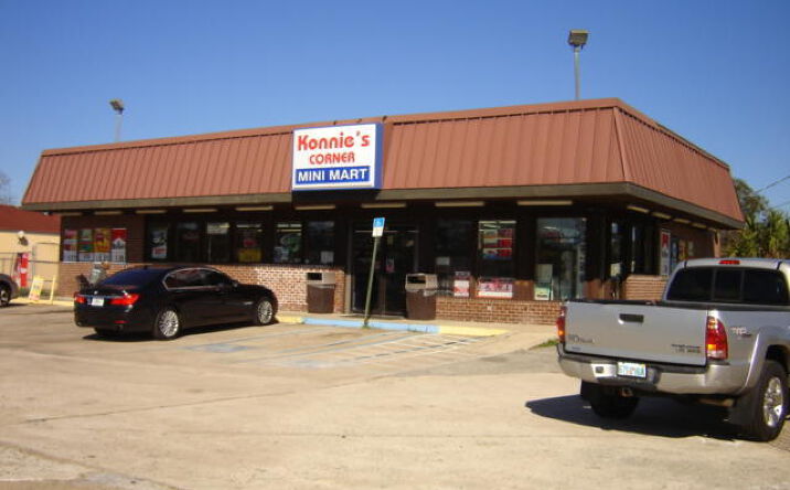 image of property at 1101 DERBYSHIRE ROAD Daytona Beach FL 32117