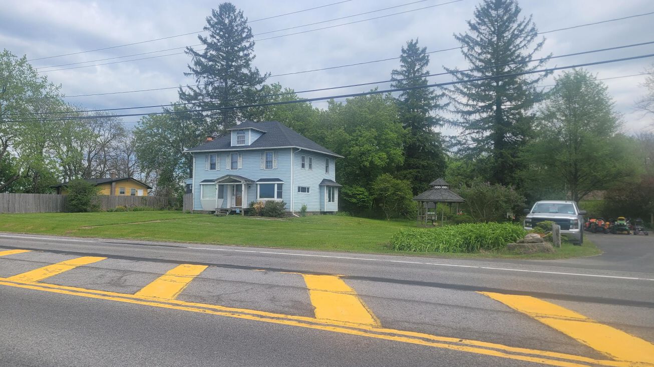 1842 Fairport Nine Mile Point Rd, Penfield, NY 14526