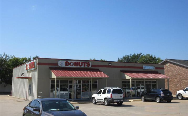 Pictures of Retail property located at 8368 NW 39th Expy, Bethany, OK 73008 for sales - image #1