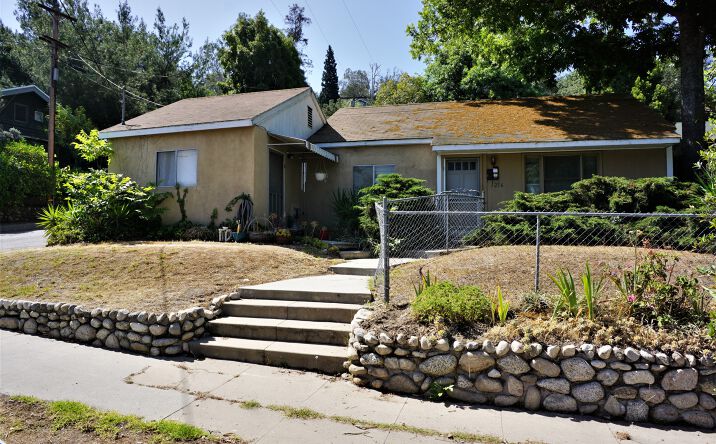 Pictures of Multifamily property located at 1216 Oak Grove Dr, Los Angeles, CA 90041 for comps - image #1