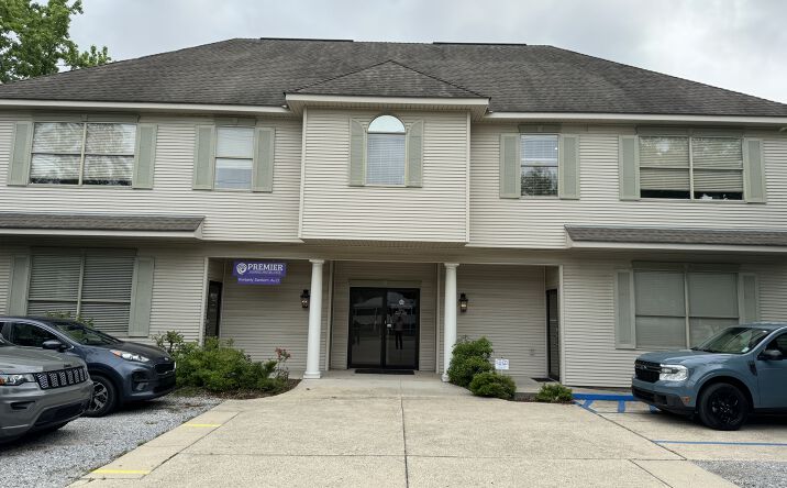 Pictures of Office property located at 633 Asbury Dr, Mandeville, LA 70471 for sales - image #1