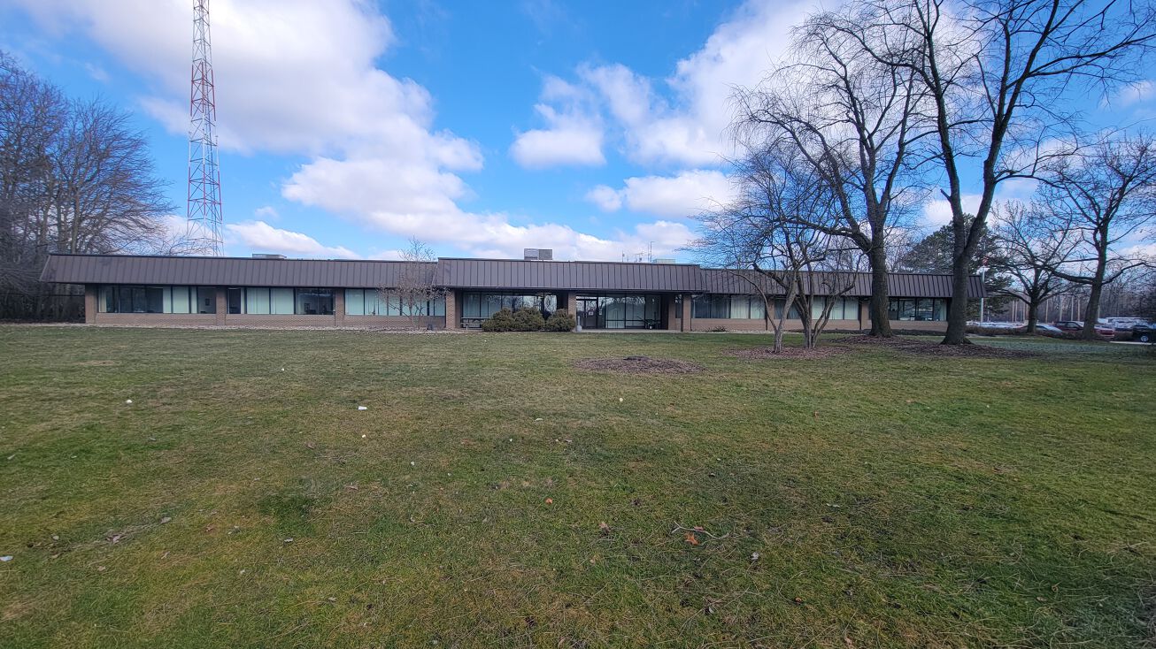 2929 Lathrop St, South Bend, IN 46628