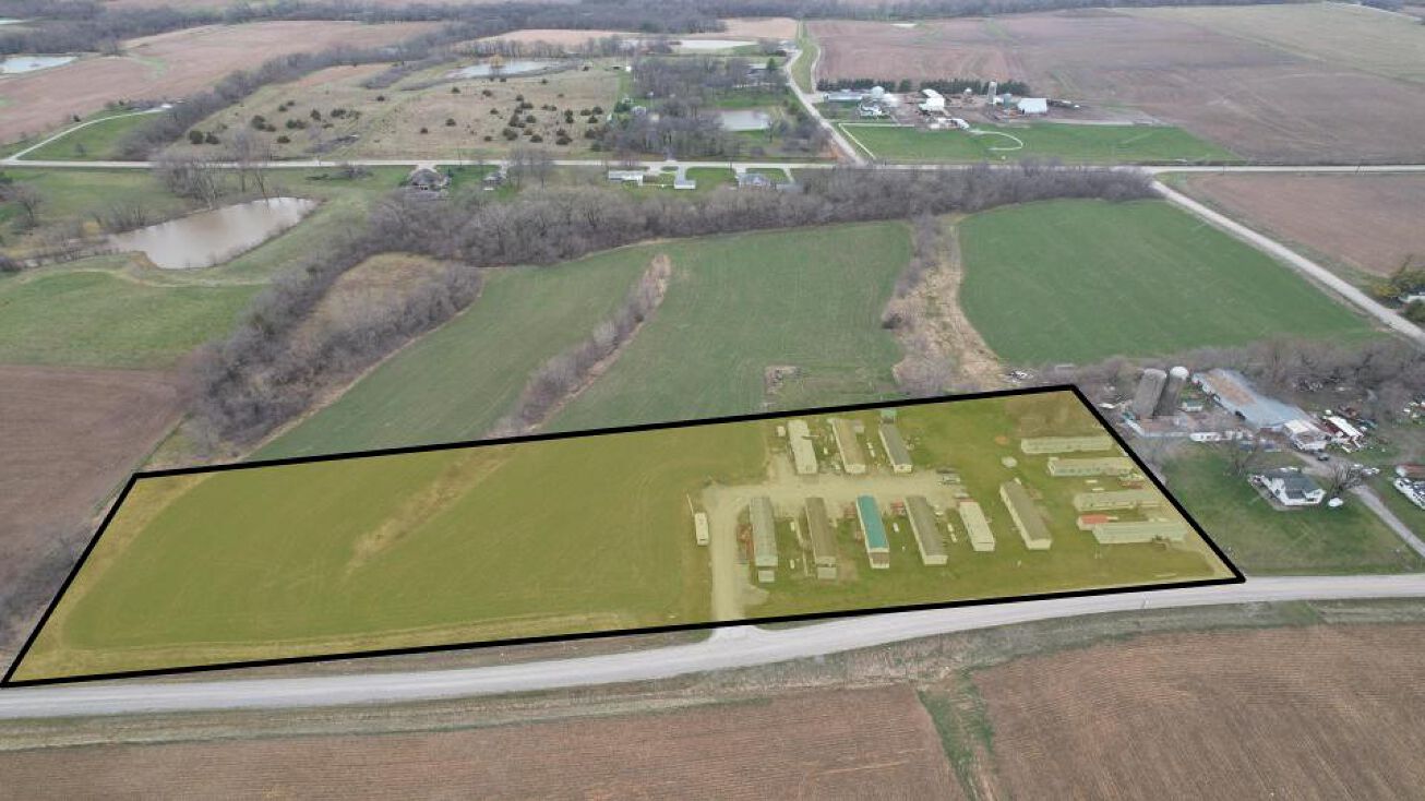 Pictures of Mobile Home Park property located at 1357 Tulip Ave, Riverside, IA 52327 for sales - image #1