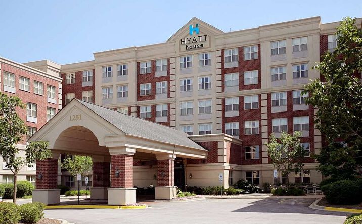 Pictures of Hospitality property located at 1251 American Ln, Schaumburg, IL 60173 for comps - image #1