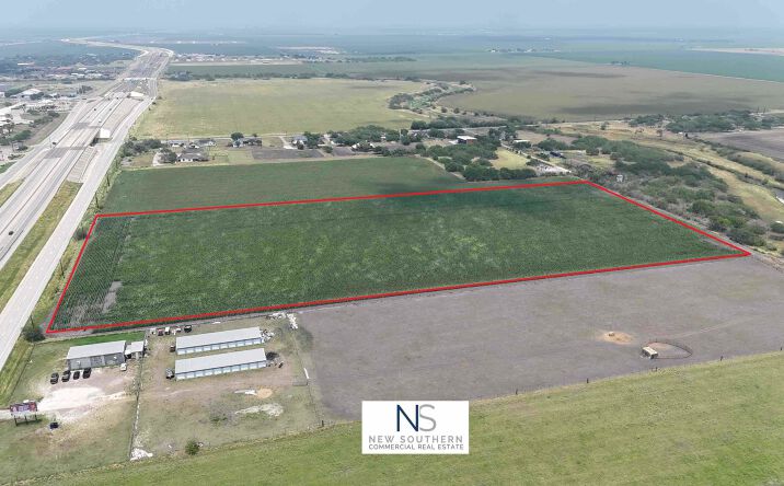Pictures of Retail, Land property located at 305 Lime St, Bishop, TX 78343 for sales - image #1
