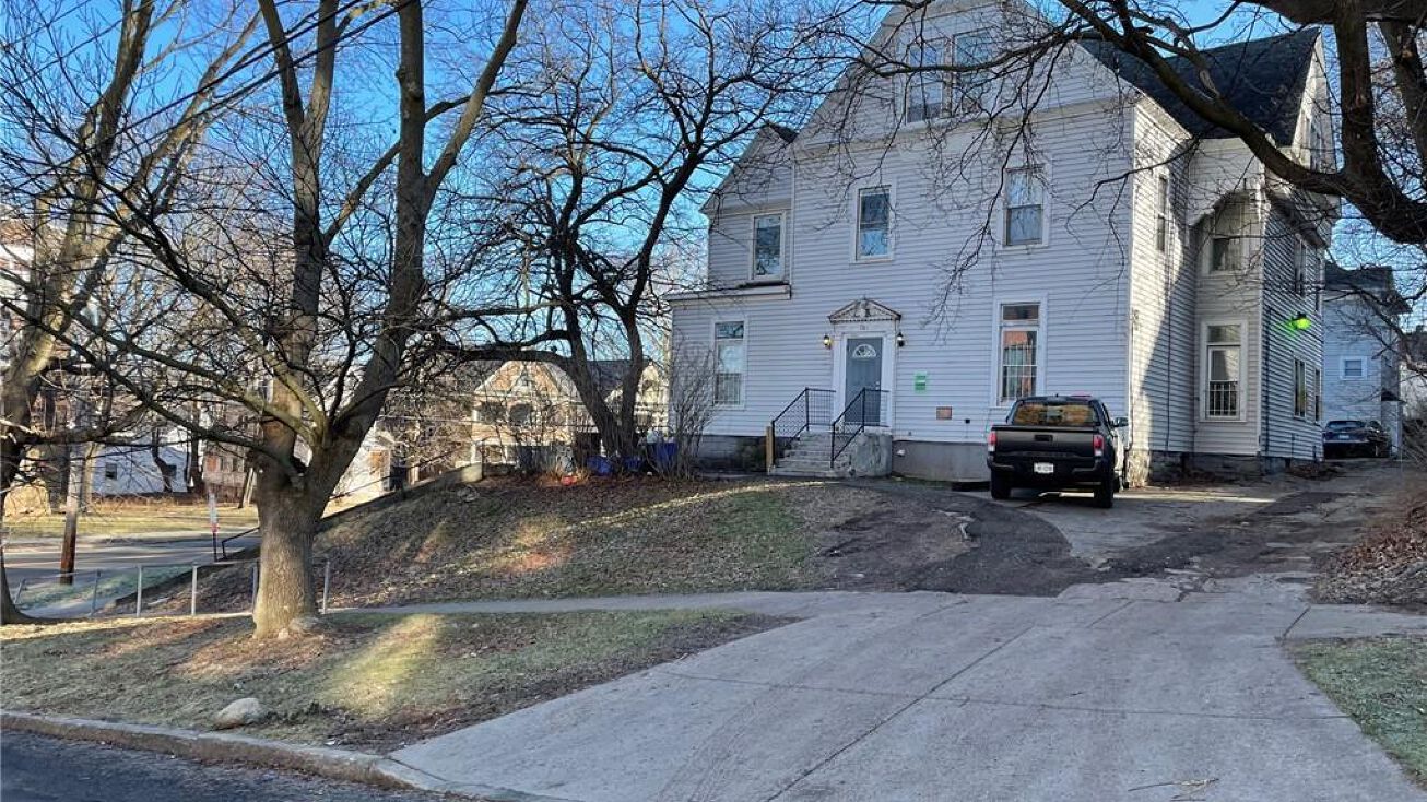 101 Comstock Ave, Syracuse, NY 13210