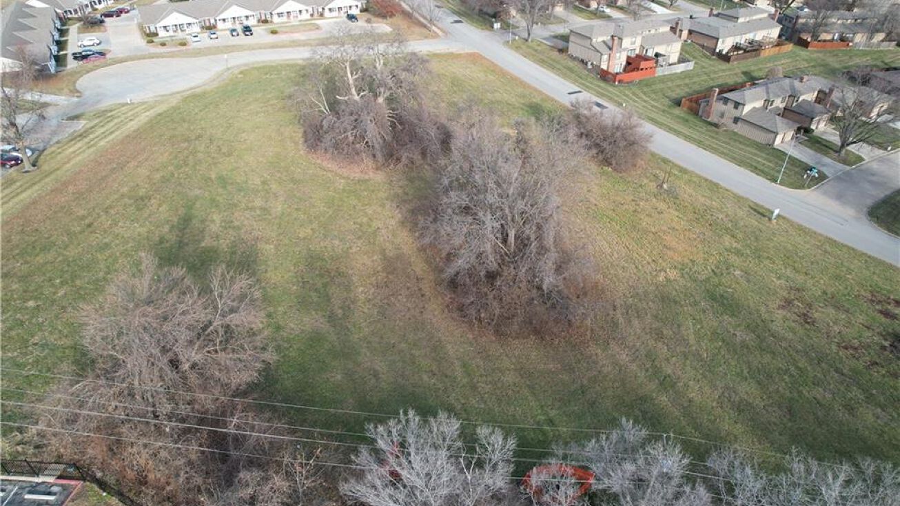 Country Lane, St Joseph, MO 64506