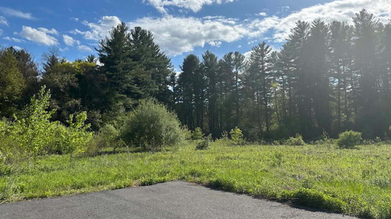 33 River Rd, HUdson, NH 03051