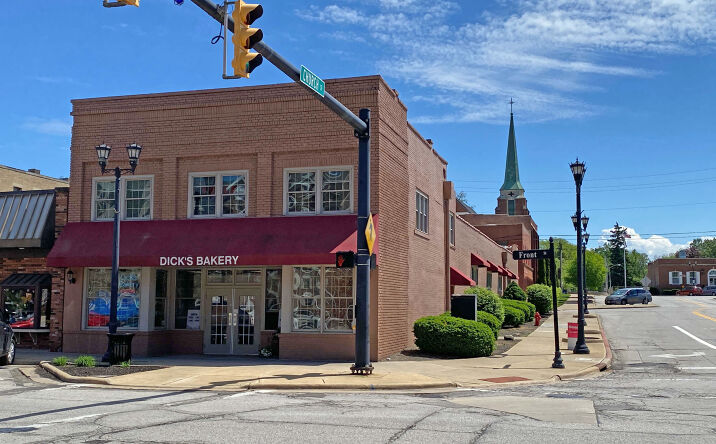 Pictures of Retail property located at 70 Front St, Berea, OH 44017 for sales - image #1