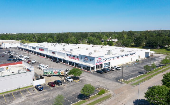Pictures of Retail property located at 10907-11095 East Freeway, Houston, TX 77029 for sales - image #1