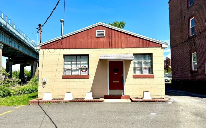image of property at 50 SAINT JOHNS ST Middletown CT 06457-2252