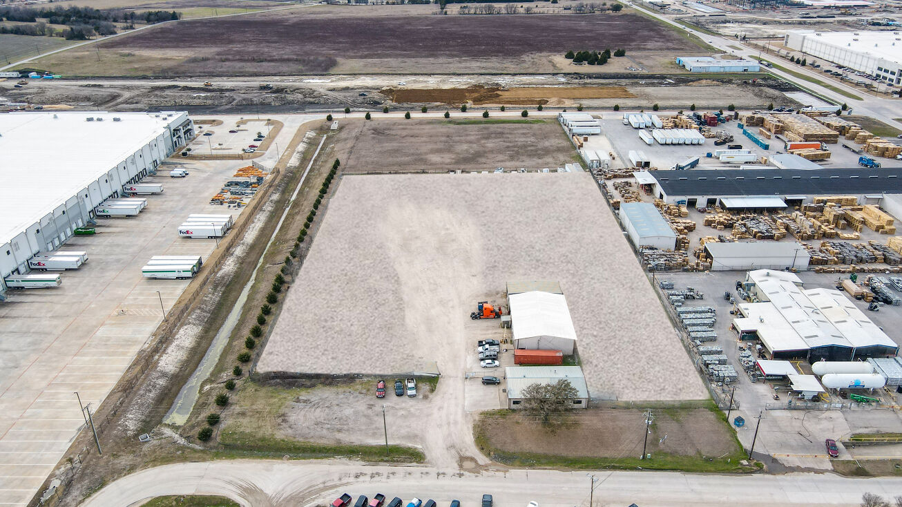 1833 Carpenter Rd., Hutchins, TX 75141