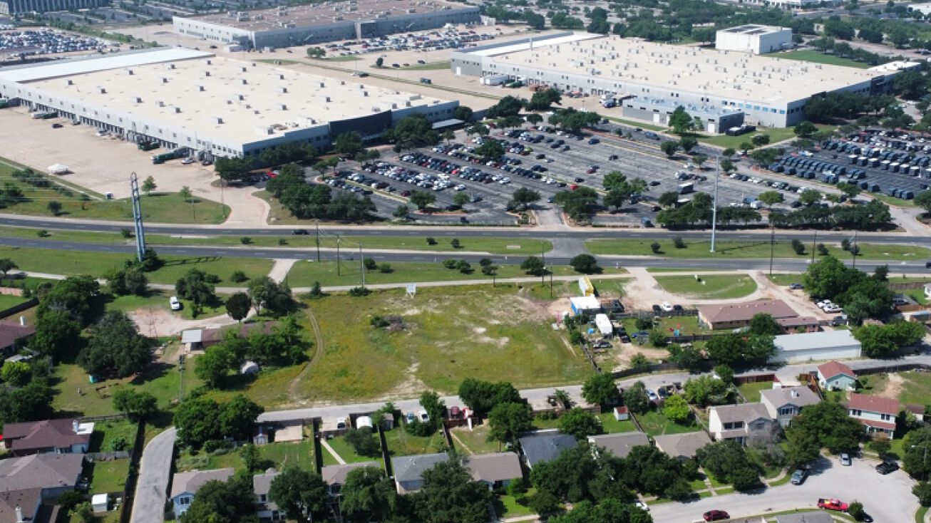 104 E Howard Ln, Pflugerville, TX 78660