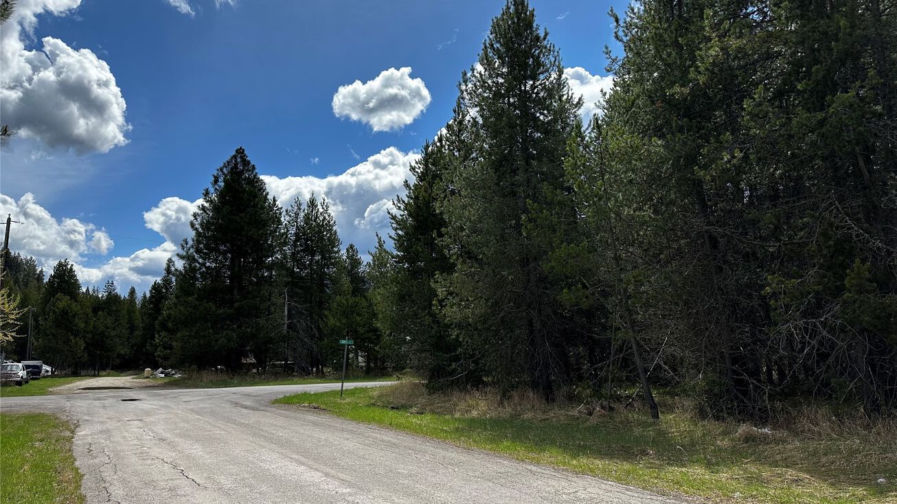 24 De Frontage Road, De MT 59830