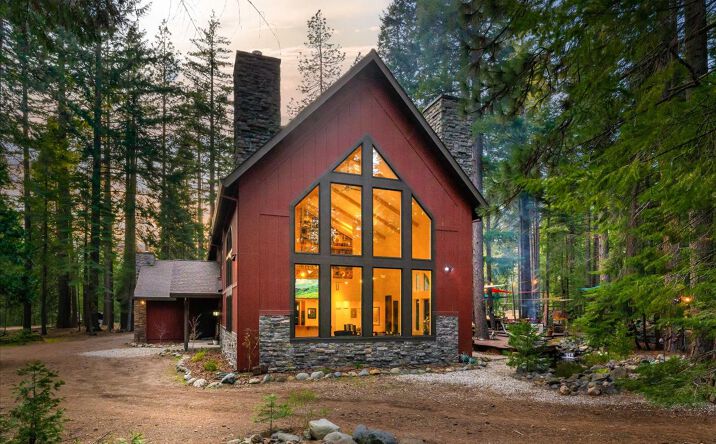 Pictures of Multifamily property located at 4025 Summit Dr, Mount Shasta, CA 96067 for sales - image #1