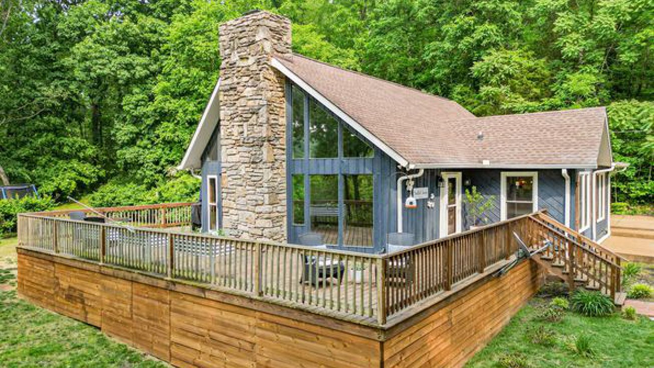 2358 Knob Creek Rd, Columbia, TN 38401