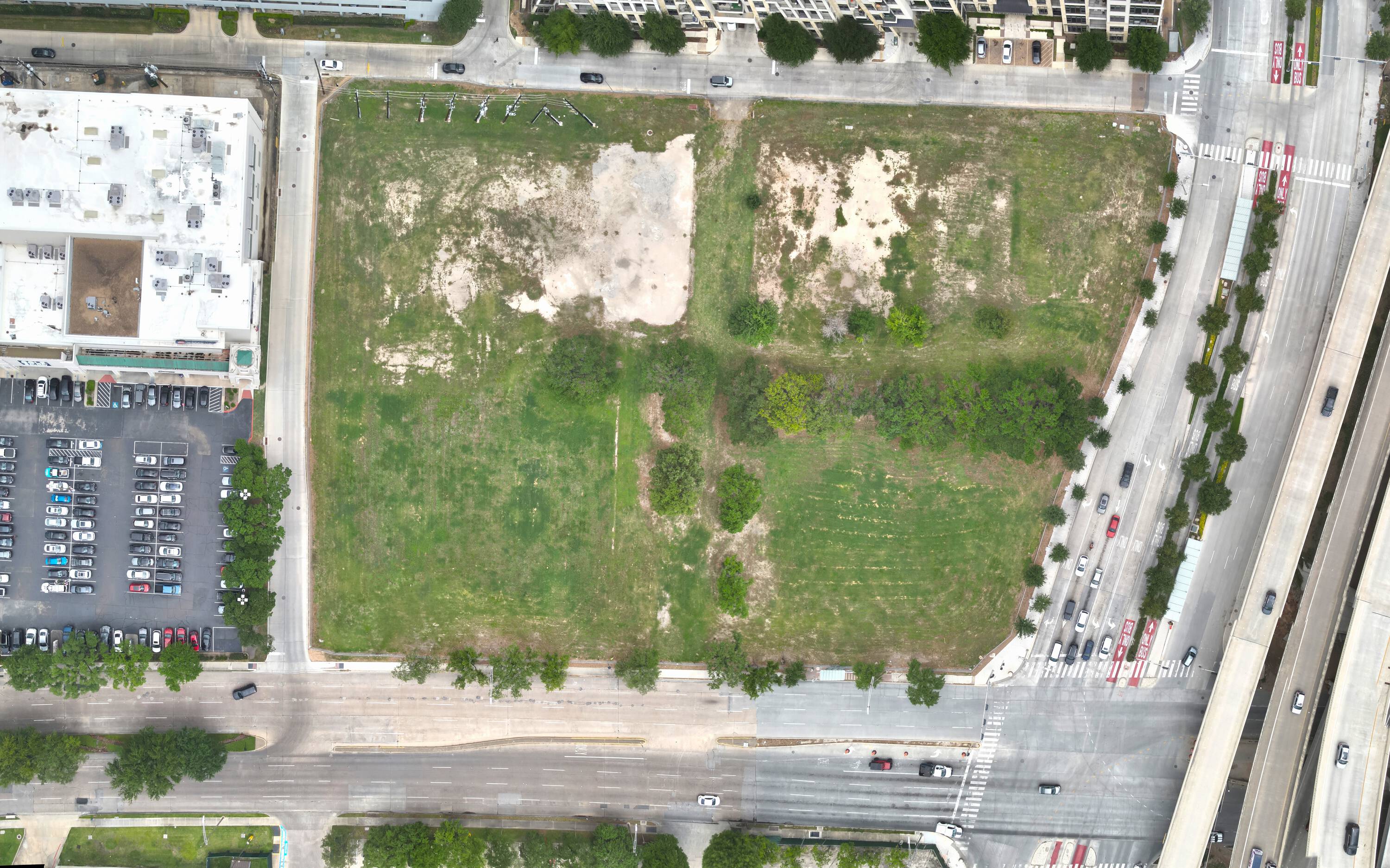 3200 Post Oak Blvd at Richmond Ave