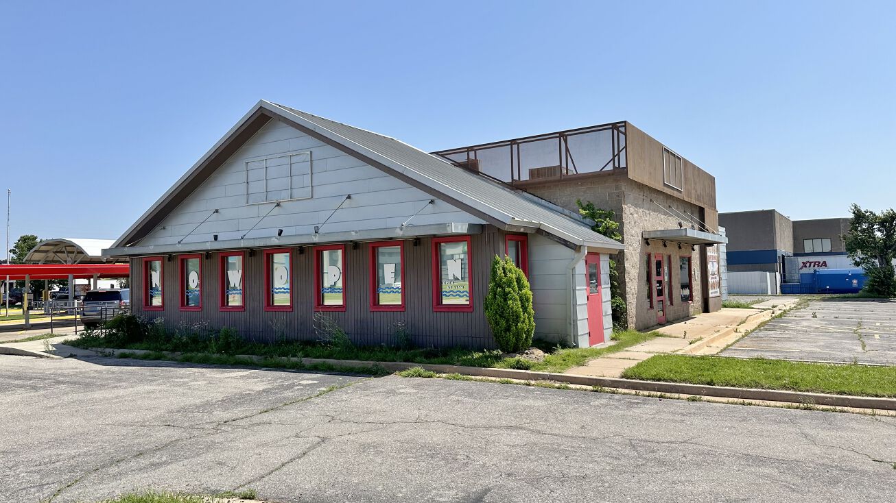Pictures of Retail property located at 1920 S Meridian Ave, Oklahoma City, OK 73108 for sales - image #1