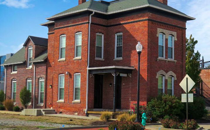 Pictures of Office property located at 539 E Market St, Indianapolis, IN 46204 for sales - image #1