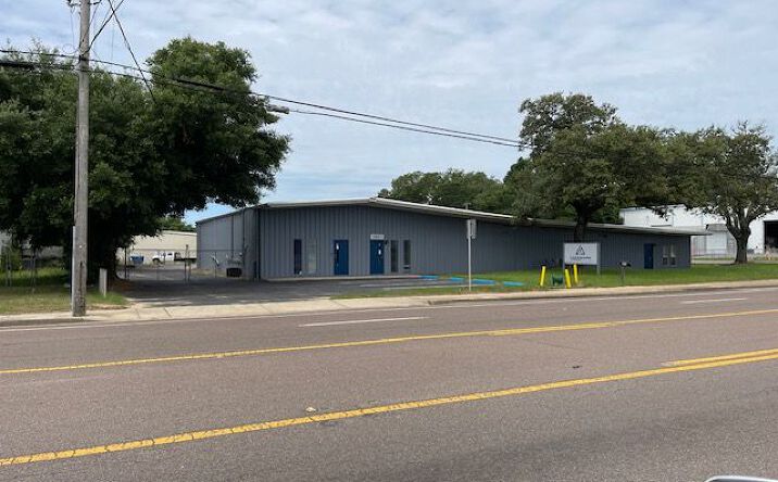 Pictures of Industrial property located at 3885 N Palafox St, Pensacola, FL 32505 for sales - image #1