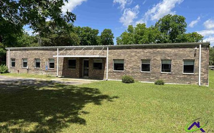 image of property at 181 E CHERRY ST Cochran GA 31014-8525