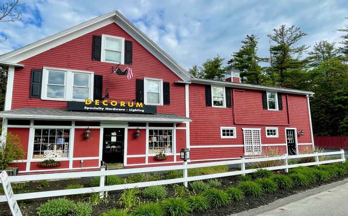 Pictures of Mixed Use, Multifamily, Office, Retail property located at 234 Middle Rd, Falmouth, ME 04105 for sales - image #1