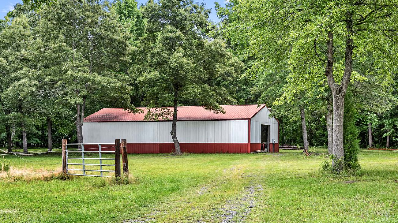 133 Erb Antny Ln, Bonneau, SC 29431