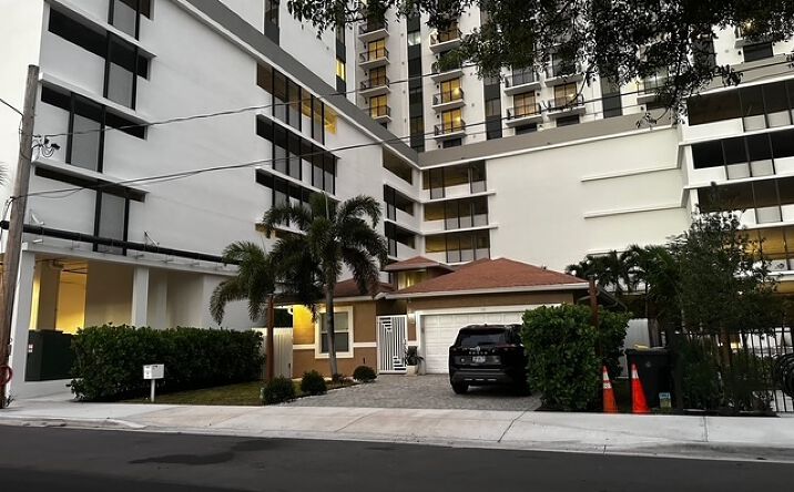 Pictures of Office, Retail property located at 115 Southwest 1st Court, Dania Beach, FL 33004 for sales - image #1