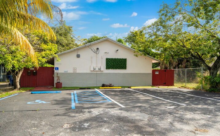Pictures of Multifamily property located at 1112 NE 5th Ave, Fort Lauderdale, FL 33304 for sales - image #1