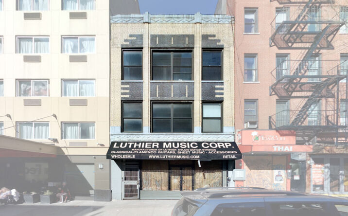Pictures of Retail property located at 341 W 44th St, New York, NY 10036 for sales - image #1