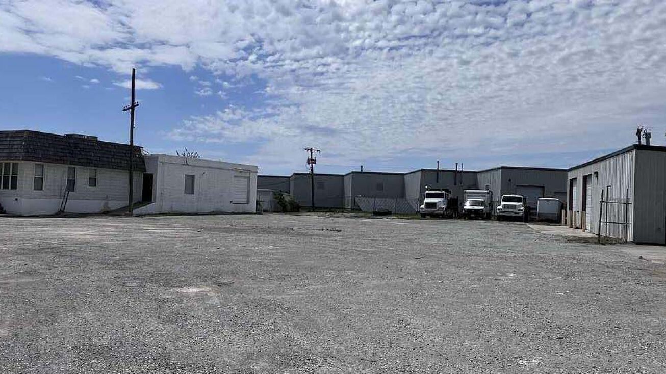 2627 NW Platte Rd, Riverside, MO 64150