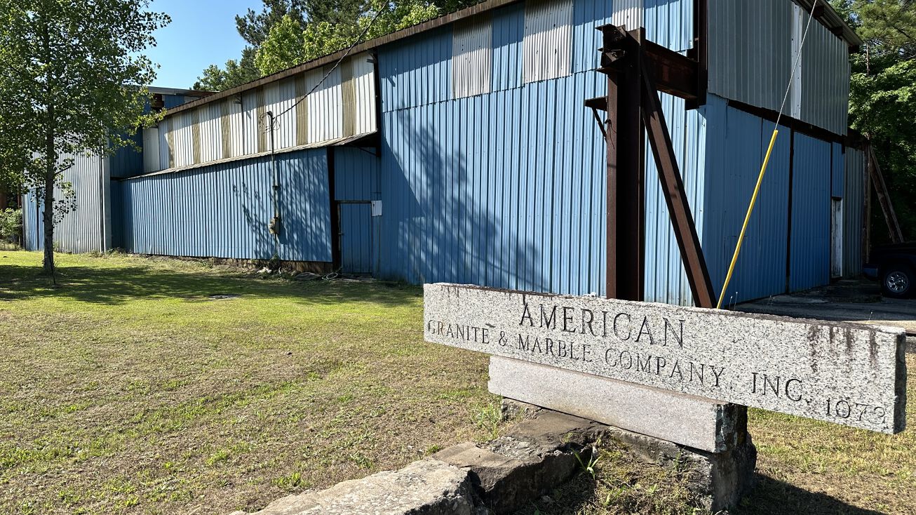 1079 Old Middleton Rd, Elberton, GA 30635