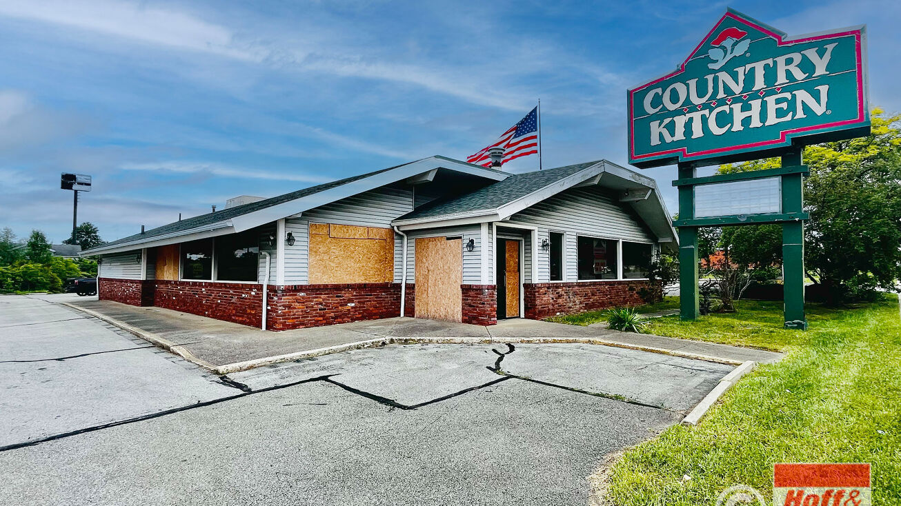 517 Griswold Rd, Elyria, OH 44035